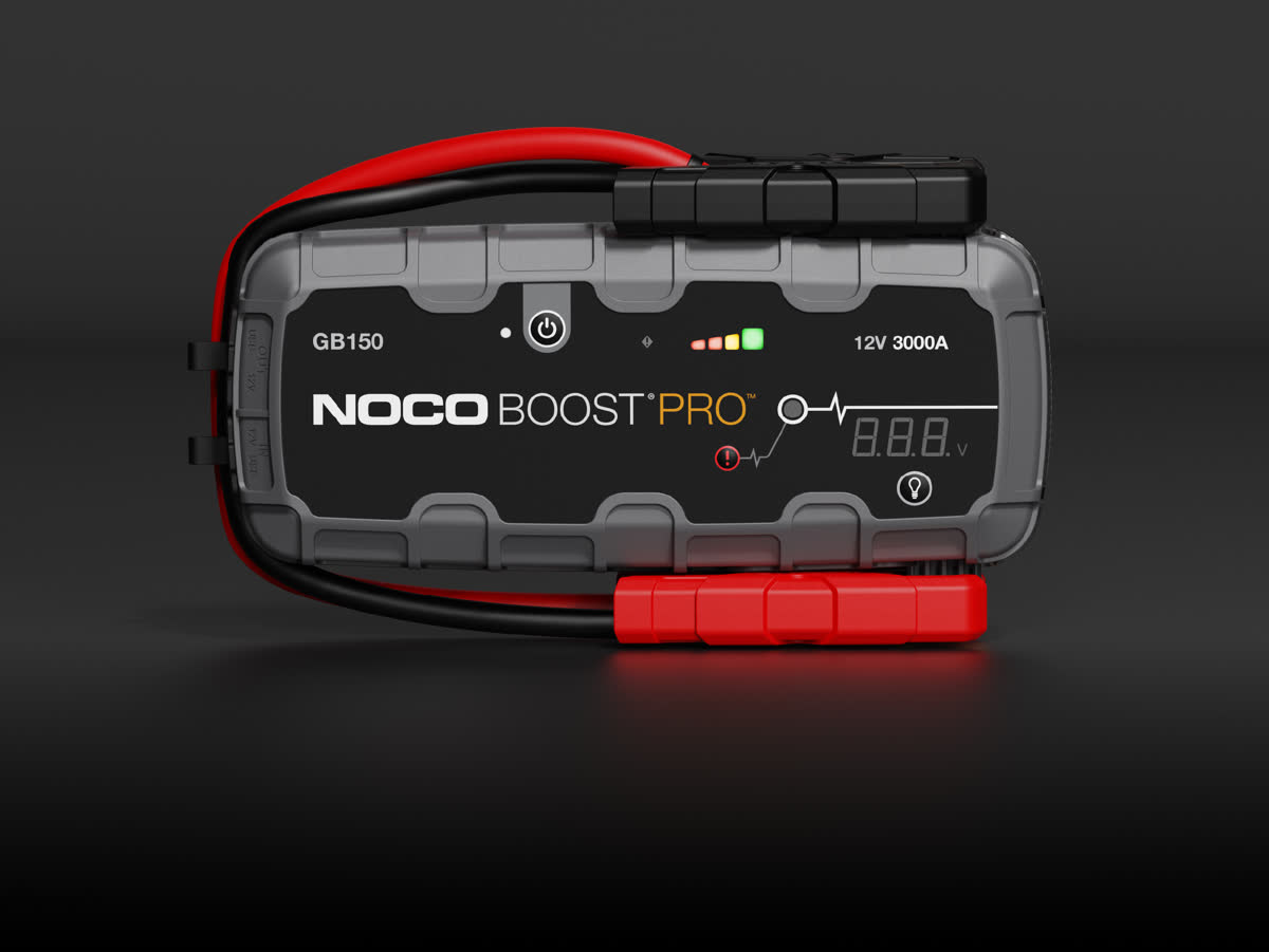 NOCO Boost Pro GB150 3000A truck jump starter
