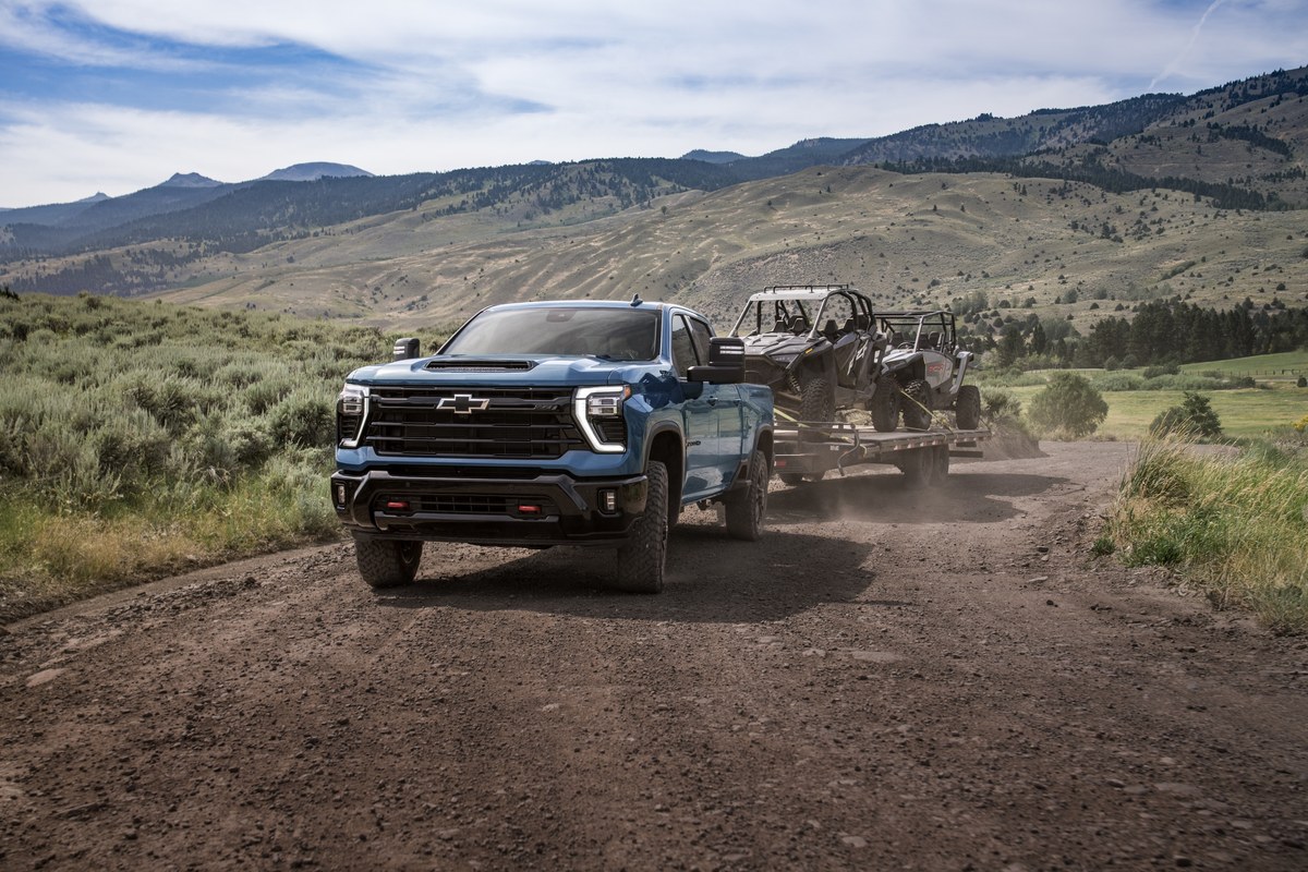 GM Ends Silverado 1500 at Oshawa in November, Boosts HD Output